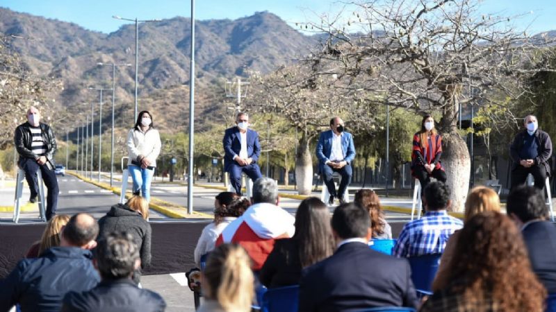 Inauguraron el nuevo acceso a La Gruta y ya se avanza con el Santuario