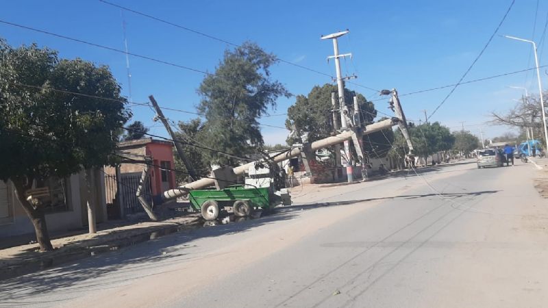 Cayó una columna de media tensión y Recreo se quedó sin luz