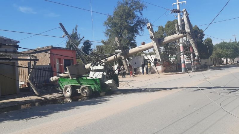 Cayó una columna de media tensión y Recreo se quedó sin luz