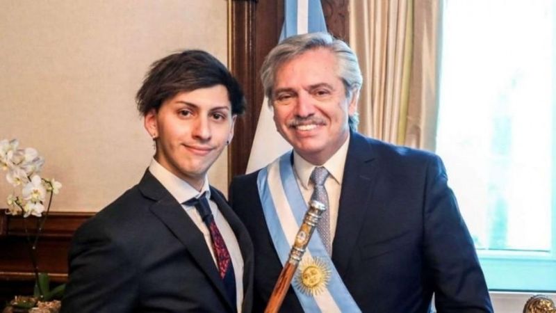 El hijo del Presidente dijo que va a cambiar su DNI