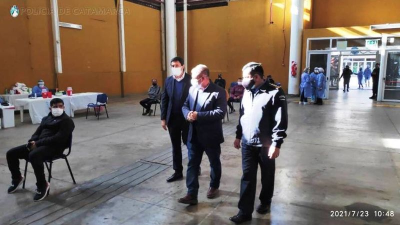 Aplicaron segunda dosis para policías