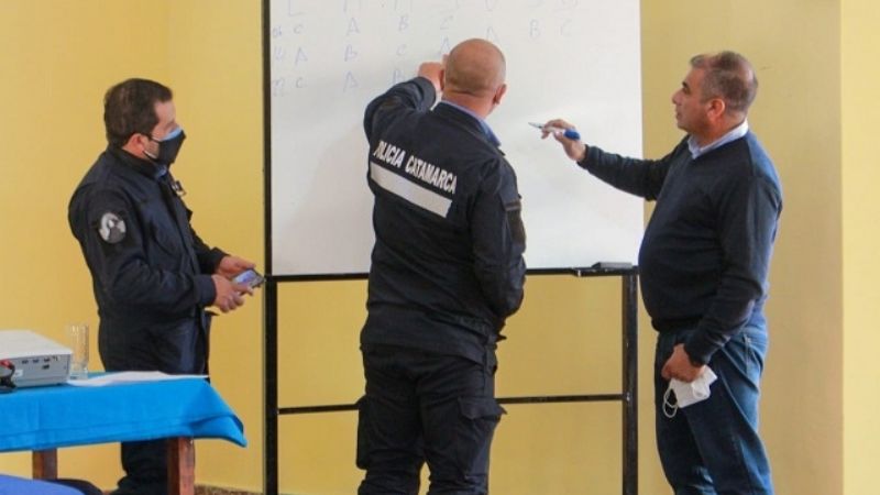 Aguirre se reunió con Jefes de las 11 comisarías de la Capital