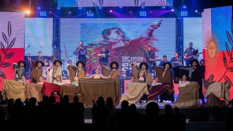 Emotivo inicio de la histórica edición 50º de la Fiesta Nacional del Poncho