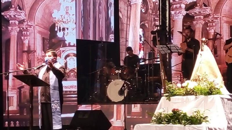 La Madre del Valle engalanó el inicio de la 50° Fiesta Nacional del Poncho