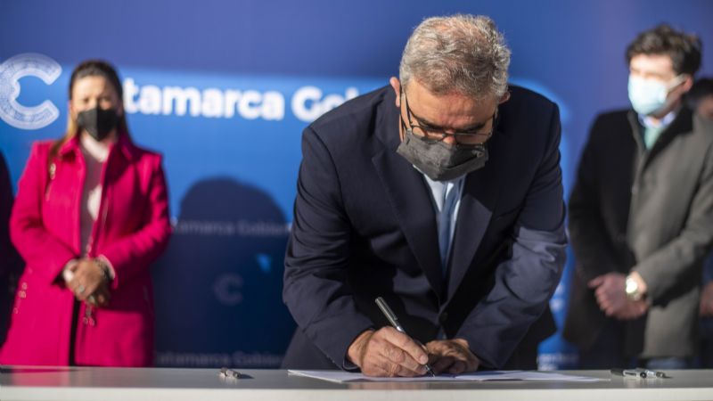 Jalil firmó convenio con los municipios del Valle Central