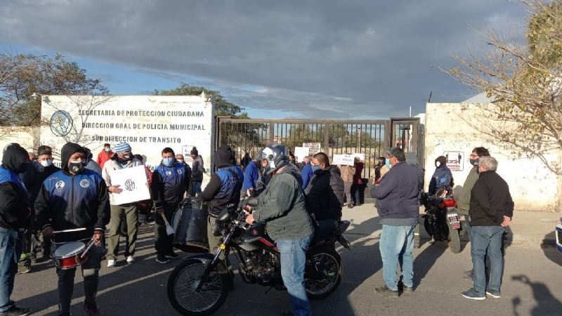 Piquete del SOEM en el Centro de Licencias