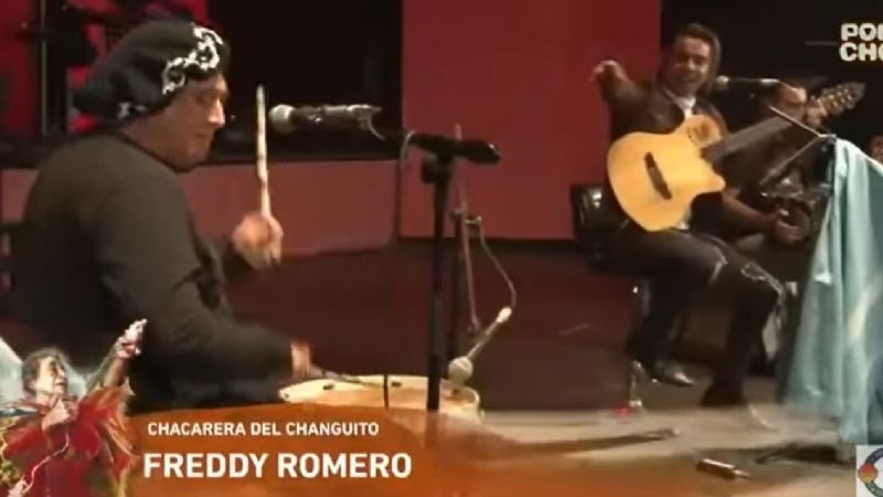 "Métale a ese bombo como le pega a la vieja en la casa"