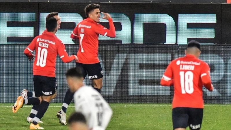 Independiente se impuso 2-0 a Patronato y es líder