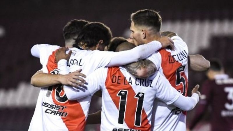 Otra goleada de River, esta vez 3-0 a Lanús en La Fortaleza