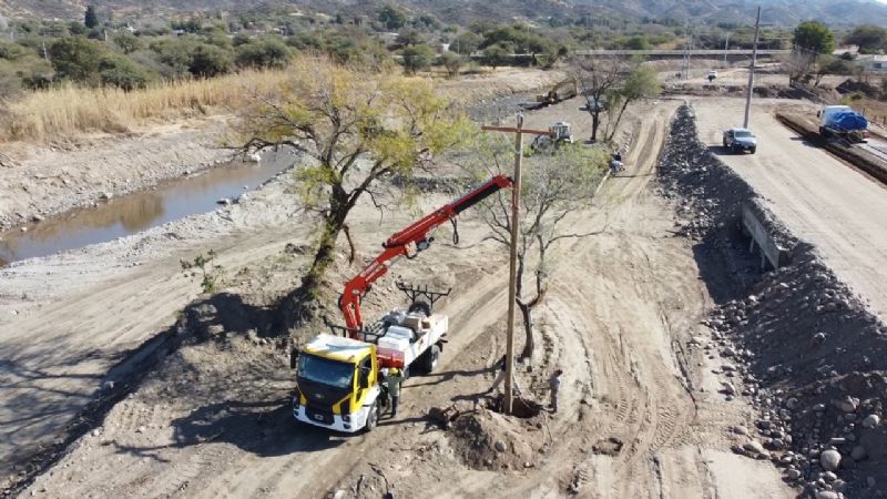 Energía trabaja en la revalorización de la costanera del río del Valle