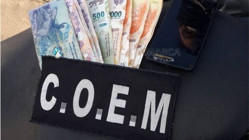 Policías atrapan a un joven que vendió un celular robado