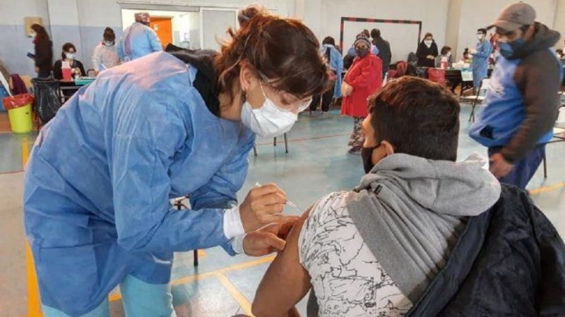 Más de la mitad de los argentinos mayores de 18 años ya se vacunaron