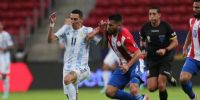 EL VENEZOLANO VALENZUELA ya dirigió a la Argentina en el triunfo ante a Paraguay, con gol del 