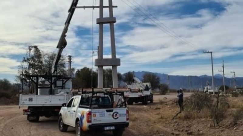 Más trabajos en el sistema eléctrico de Tinogasta