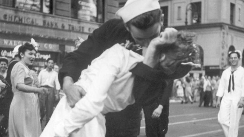 Día Internacional del Beso Robado: ¿Por qué se celebra?