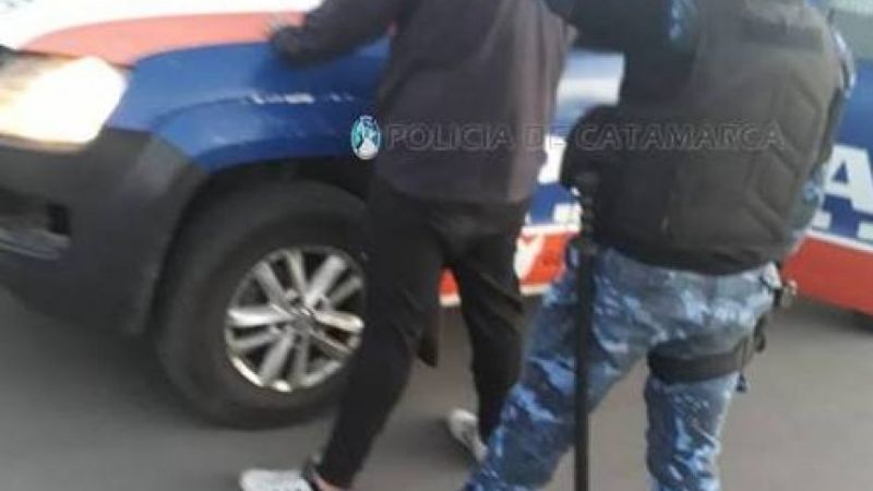 Detienen a un joven que golpeaba en la calle a su novia menor de edad