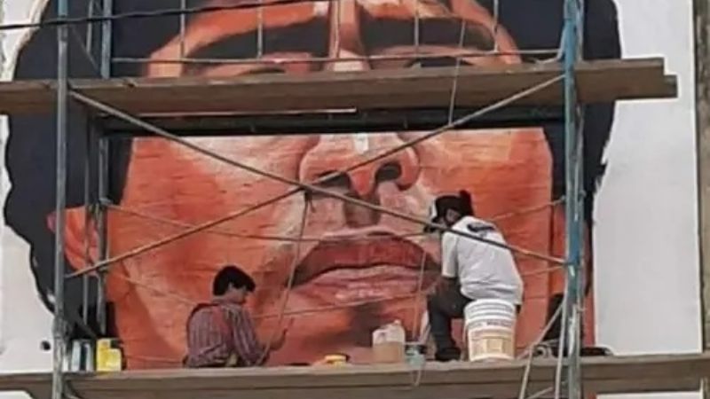 El pintor Luciano Reynoso con la “musa” de Esquiú