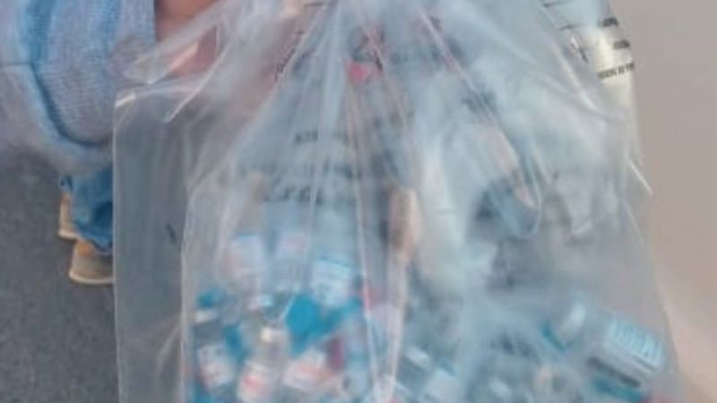 Investigación interna por el hallazgo de frascos de vacunas sin dosis