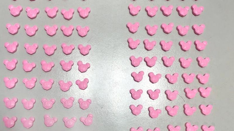 Detienen a un hombre con 700 pastillas de éxtasis en Aeroparque