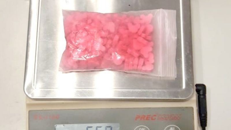 Detienen a un hombre con 700 pastillas de éxtasis en Aeroparque