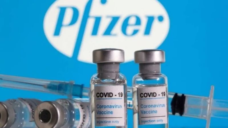 Pfizer aplicaría una tercera vacuna que generaría "10 veces más anticuerpos"