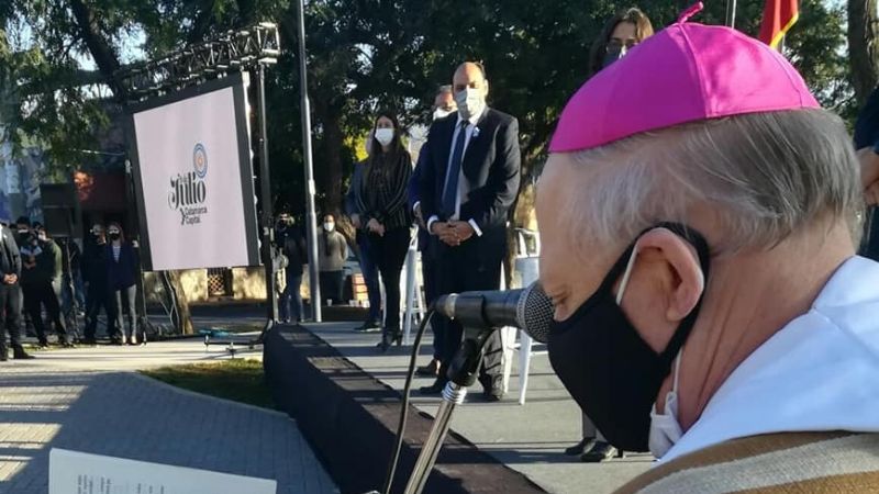 Urbanc agradeció la pandemia, criticó a bancos y planes sociales