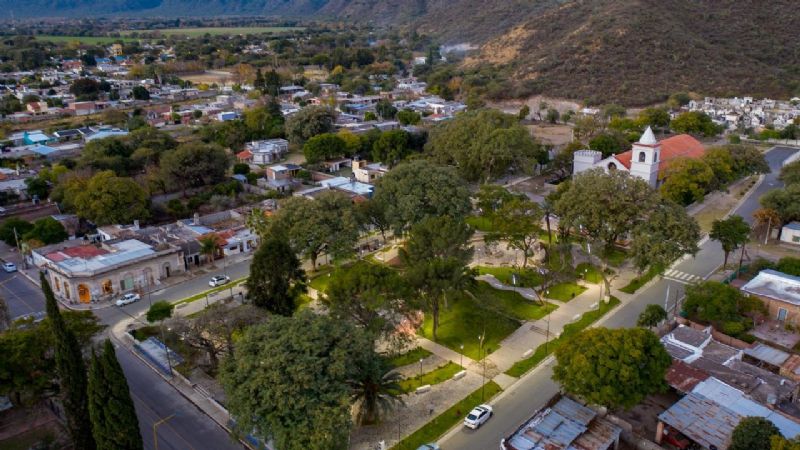 Jalil participó de la inauguración de la Plaza de San José