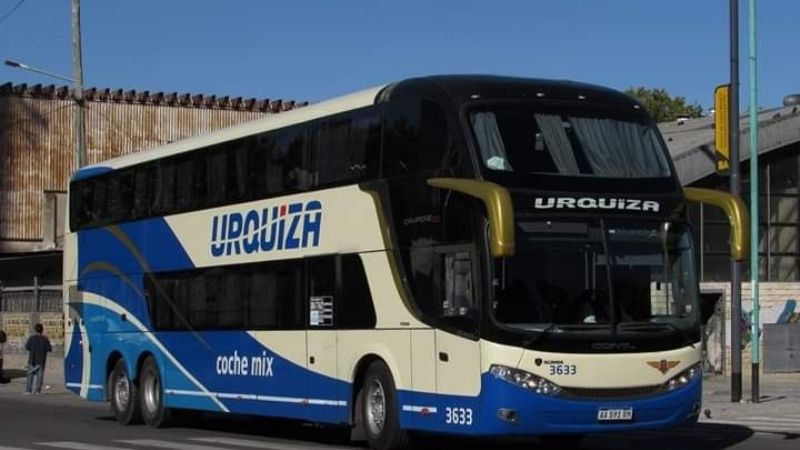 Pasajeros de un colectivo, aislados por dos casos positivos