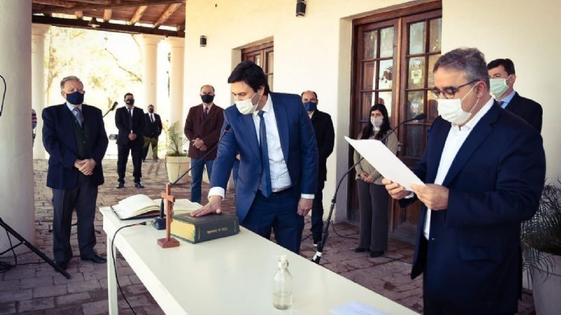 Aguirre pedirá licencia por ser candidato