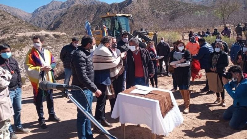 Se firmó convenio para la construcción del dique en Ampajango