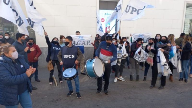 Protesta de trabajadores de Hacienda por un aumento salarial