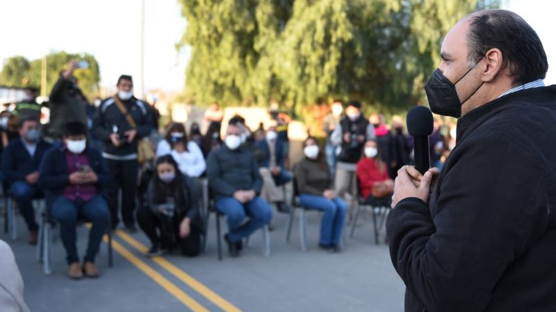 Saadi inauguró el asfalto del barrio Villa Eumelia