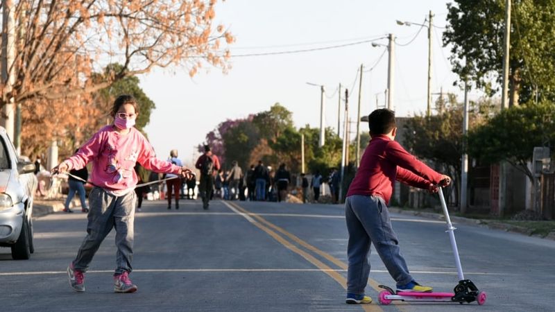 Saadi inauguró el asfalto del barrio Villa Eumelia