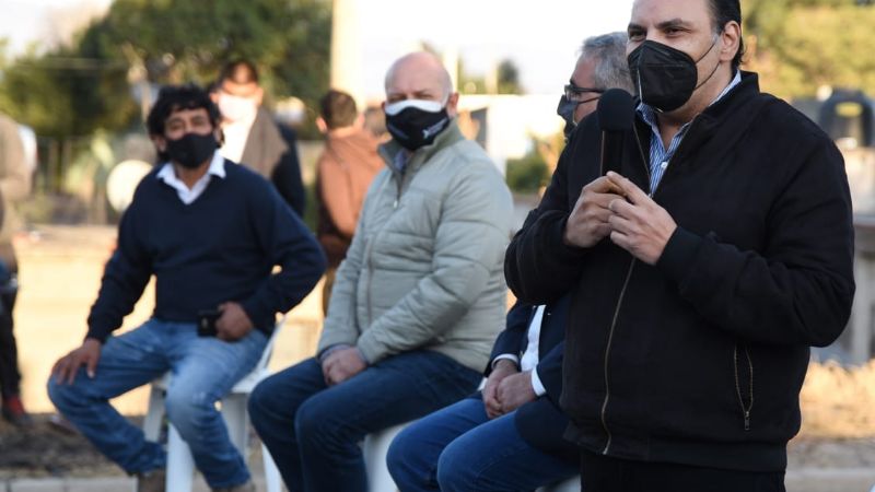 Saadi inauguró el asfalto del barrio Villa Eumelia