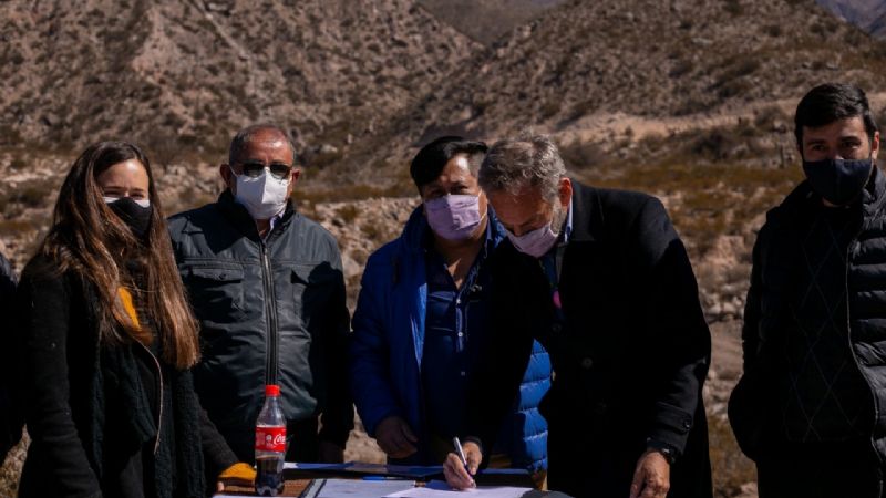 Recorrieron el lugar donde se emplazará el complejo hídrico Ampajango