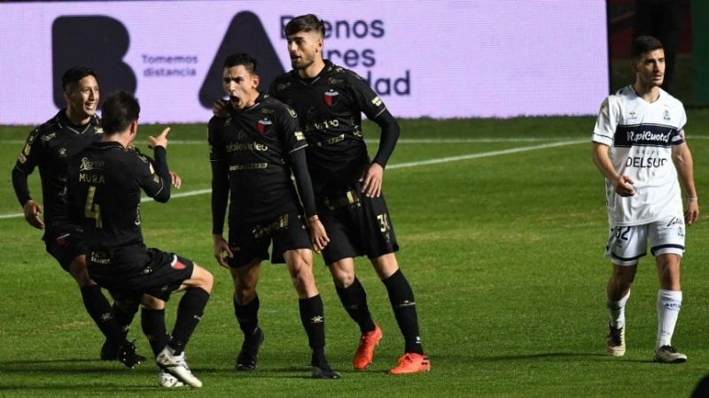 Colón venció a Gimnasia y es nuevo puntero en la Liga
