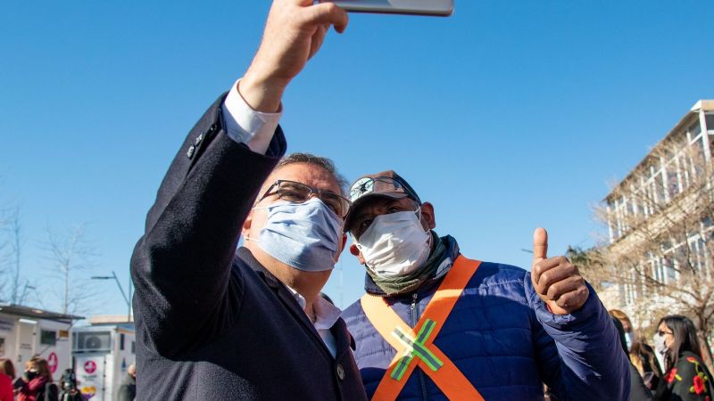 Jalil anunció y recorrió obras en Tinogasta