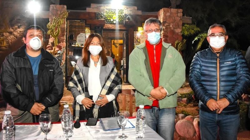 La diputada Ginocchio presentó el proyecto “Caminos del Abaucán”