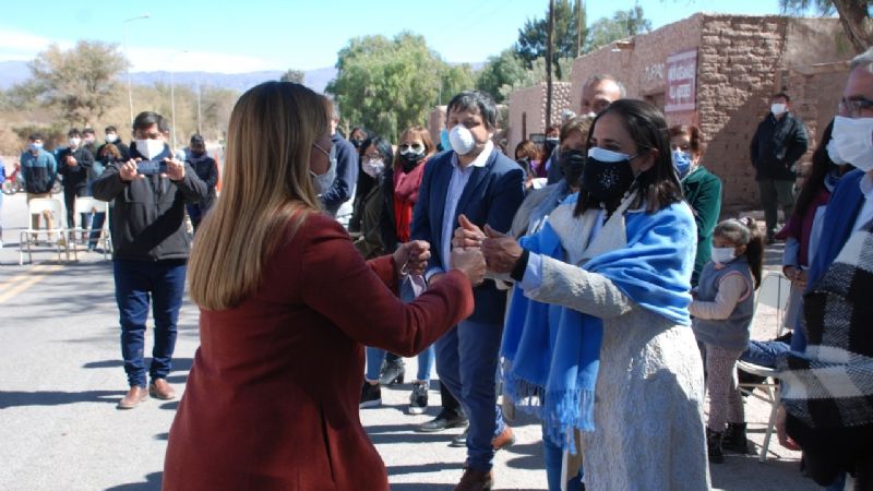 Entrega de obras de refacción en Fiambalá