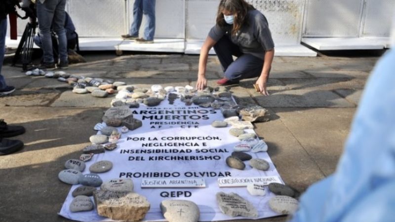 “Marcha de las piedras”: emotivos actos en Plaza de Mayo y en Olivos
