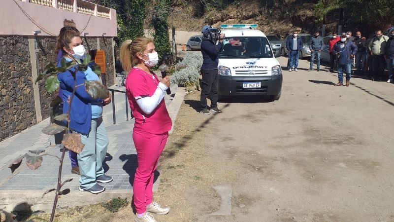 Los Ángeles recibió una ambulancia y ya cuentan con internet