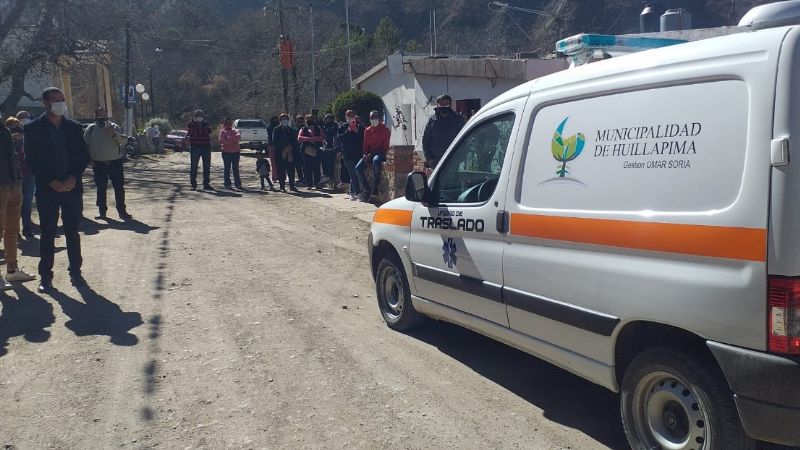 Los Ángeles recibió una ambulancia y ya cuentan con internet