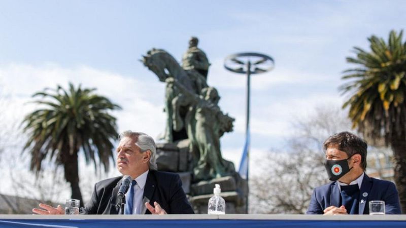 Fernández anticipó el retorno de la imagen de los próceres a los billetes