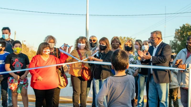 Jalil cerró su recorrido por el interior provincial inaugurando obras en La Paz