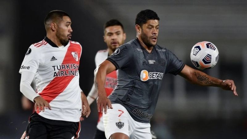 River, obligado a vencer al Mineiro para seguir de “copas”