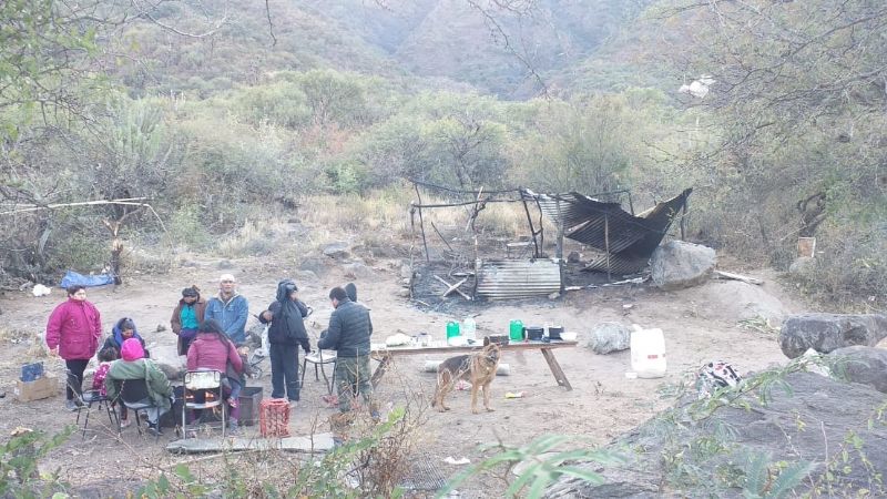 Prendieron fuego un rancho en Las Pirquitas