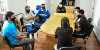 LA REUNIÓN de Barrionuevo, acompañado por su actual entrenador, 