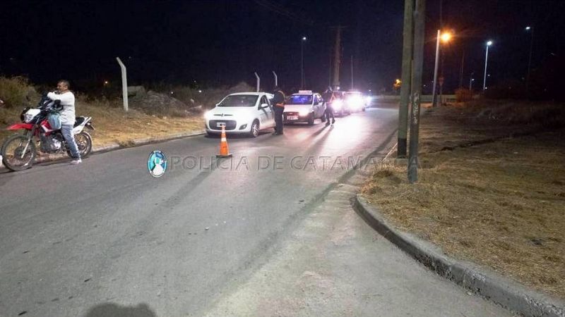 Casi un centenar de notificaciones y dos fiestas clandestinas