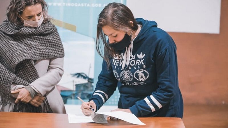 Tinogasta: entregan beneficios de programa destinado a emprendedores