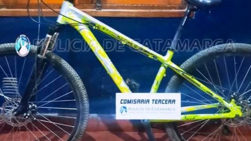 Lo atrapan circulando en una bicicleta robada